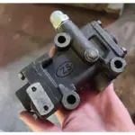 Гідравлічний розподільник для тракторів ХТ-244